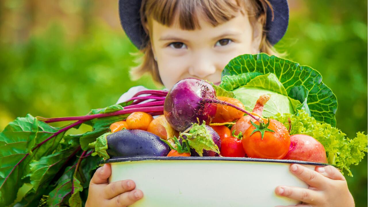 Nachhaltiger kochen & einkaufen: So kann gesunde Ernährung für Kinder aussehen Nachhaltiger kochen & einkaufen: So kann gesunde Ernährung für Kinder aussehen
